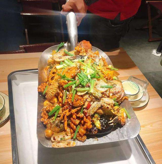 建邺手抓海鲜加盟